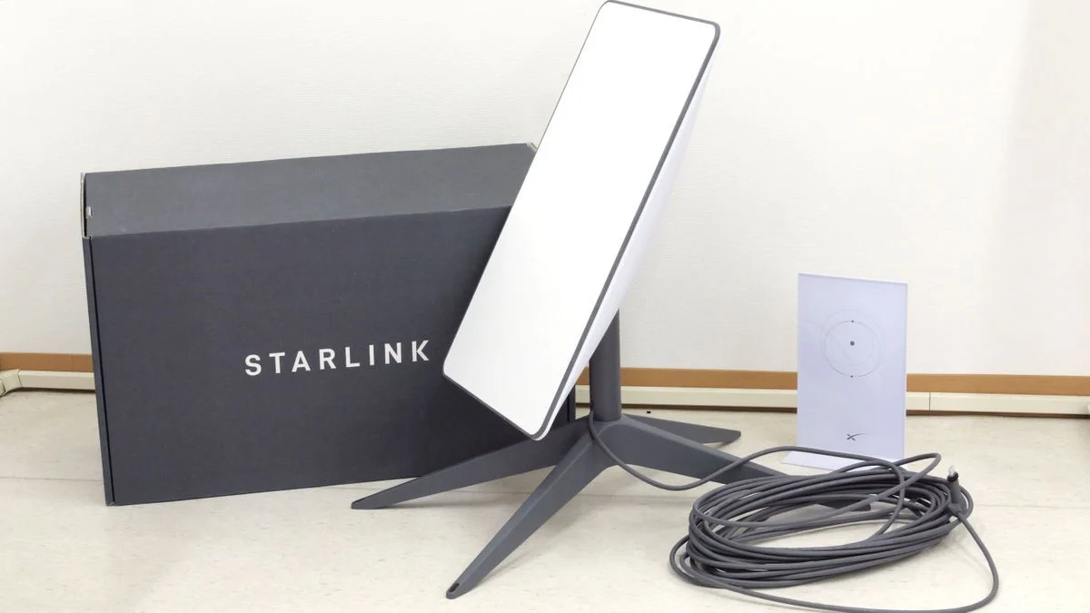 Starlink satellite dish installed in an urban setting