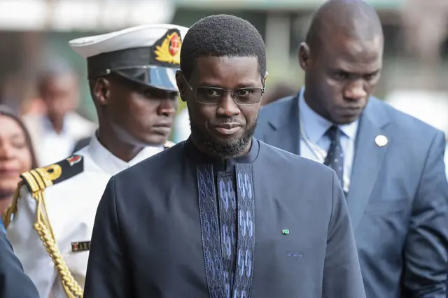 Le président sénégalais Bassirou Diomaye Faye (au centre) arrive au sommet Africa Forward à Nairobi le 11 mai 2026.