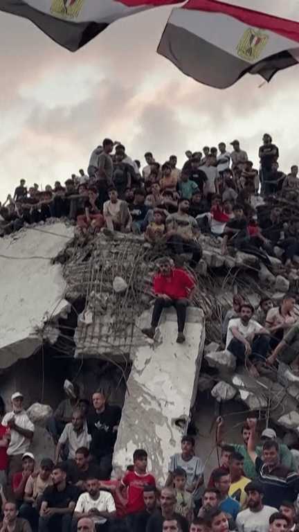 Match projeté à Gaza au milieu des ruines (franceinfo)