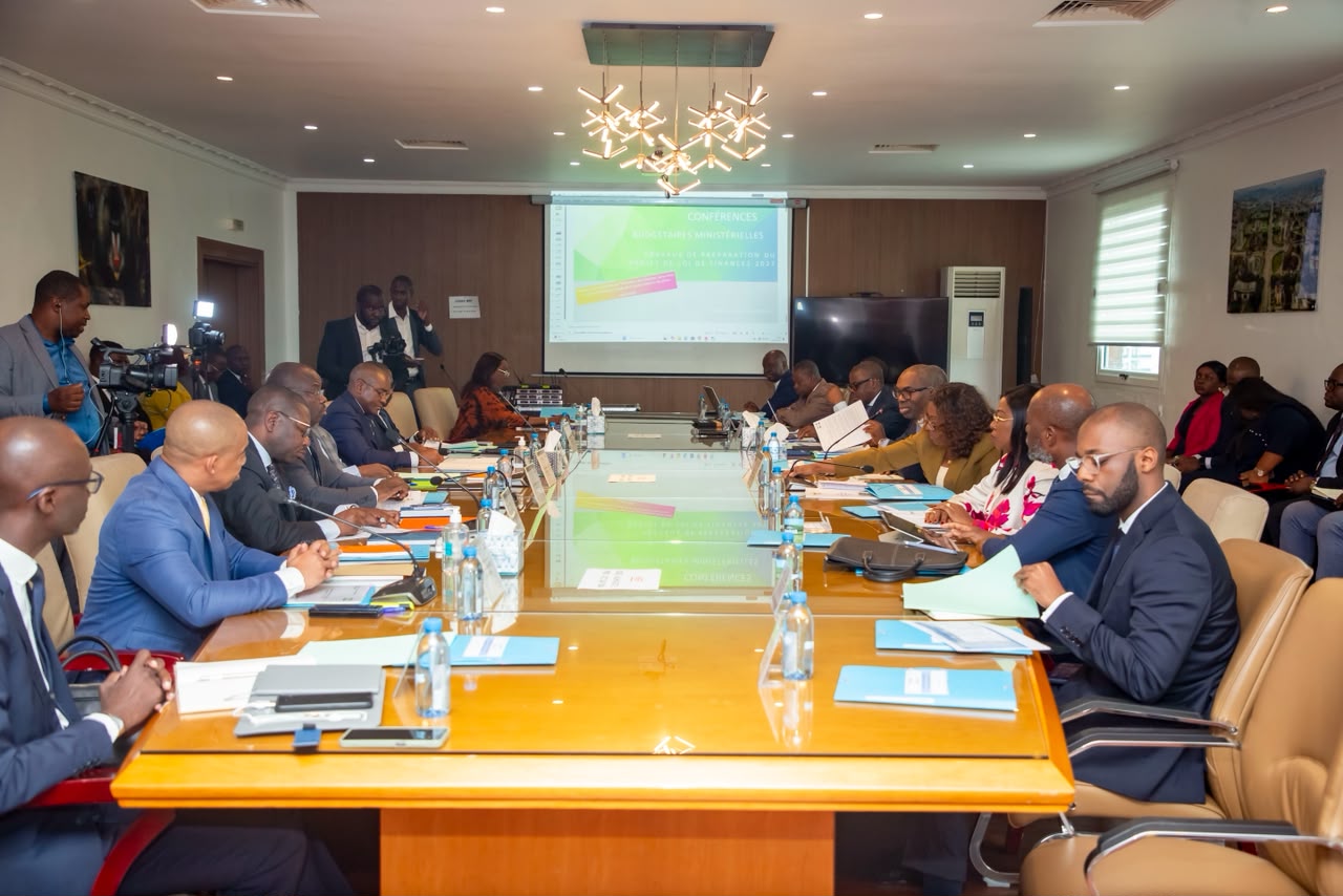 Government officials during a budget conference in Libreville