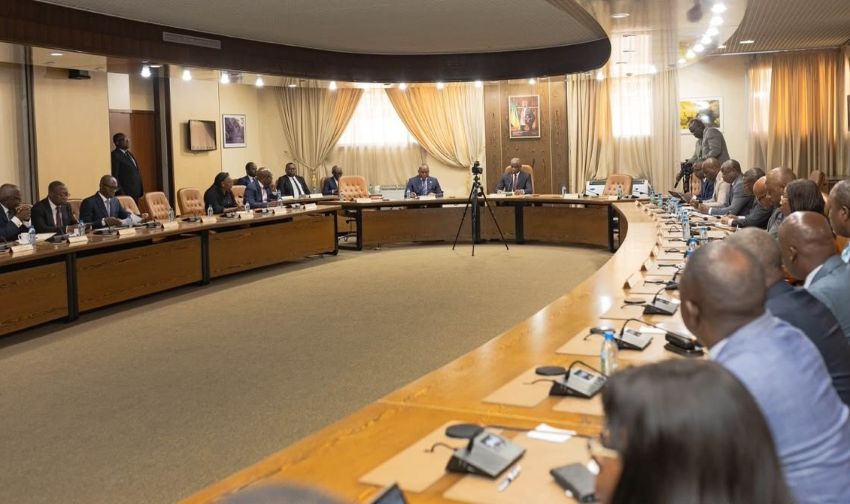 Conference room in Libreville where budgetary reforms are discussed