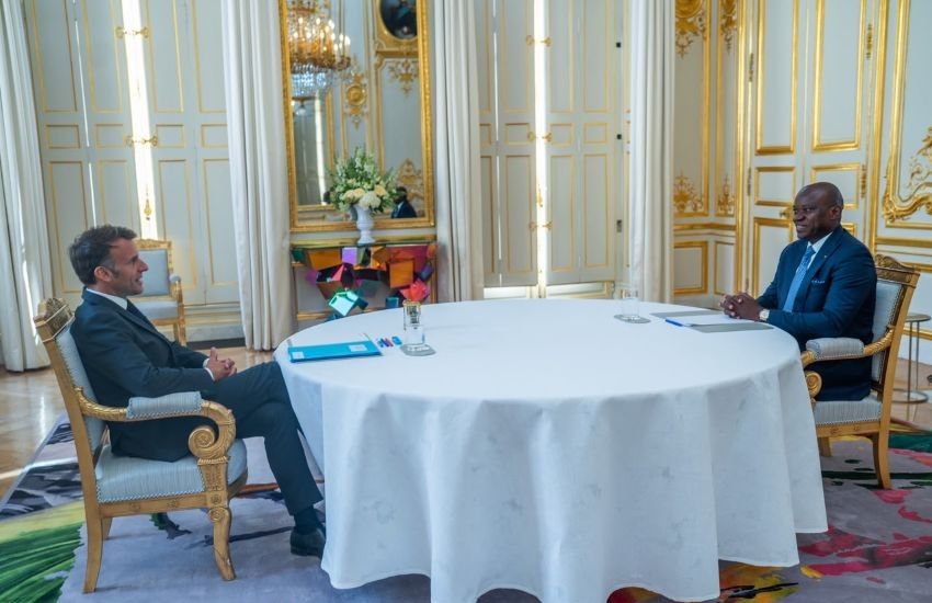 Presidents Macron and Oligui Nguema in a private meeting at the Élysée Palace